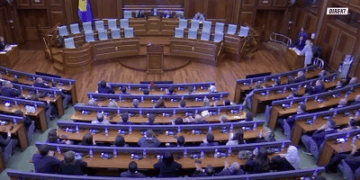 Këta janë deputetët që e çuan dorën për Dimal Bashën