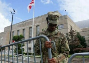 Trupat e Gardës Kombëtare shfaqen në Uashington DC