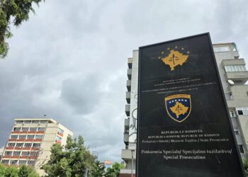 Aktakuzë për Kanosje ndaj Kryeministrit të Kosovës: Dy persona në bankën e të akuzuarve