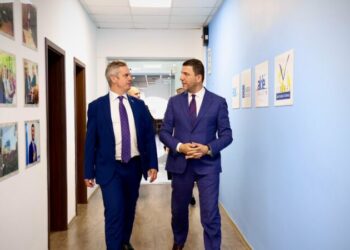 Ngërçi në Kuvend, Krasniqi takon ambasadorin britanik