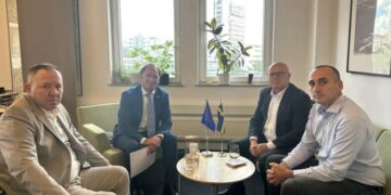 OVL-UÇK takohen me ambasadorin suedez: Diskutuam shqetësimet me proceset në Speciale