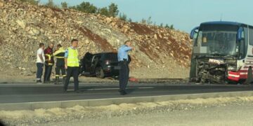 Një i vdekur dhe pesë të lënduar nga aksidenti në Dollc, Klinë