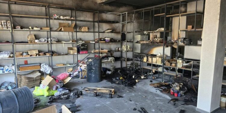 Lista Serbe thotë se është sulmuar me mjet shpërthyes lokali i kandidatit të tyre për kryetar të Zubin Potokut