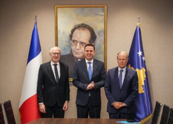 Abdixhiku pret diplomatët francez: VV`ja të marrë përgjegjësi për krizën e krijuar