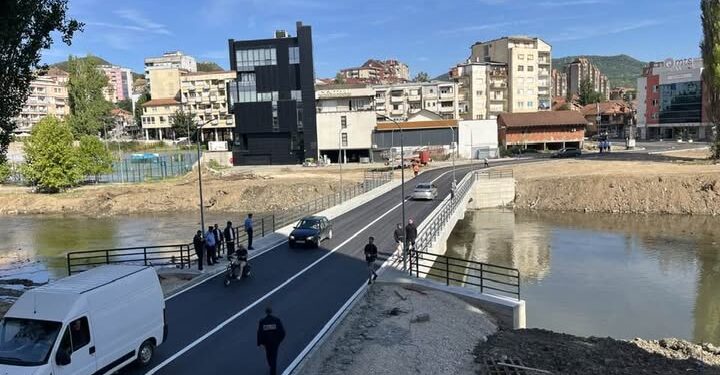 Lëshohet për qarkullim ura e re në Mitrovicë