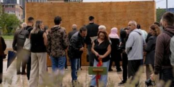 “Pema e Jetëve” në zemër të Prishtinës – thirrje për drejtësi për të zhdukurit gjatë luftës