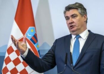 Presidenti kroat reagon pas arrestimit të pilotit ushtarak që shërbeu në KFOR dhe të dashurës së tij serbe