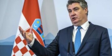 Presidenti kroat reagon pas arrestimit të pilotit ushtarak që shërbeu në KFOR dhe të dashurës së tij serbe