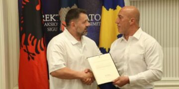 Bekë Berisha publikon listën e kandidatëve për asamblenë komunale të Prishtinës