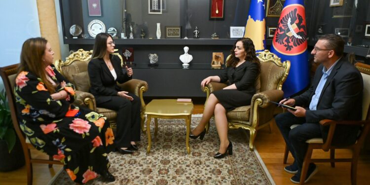 Presidentja Osmani pret në takim Dredhza Brainën, fituese ndërkombëtare në fushën e sigurisë kibernetike