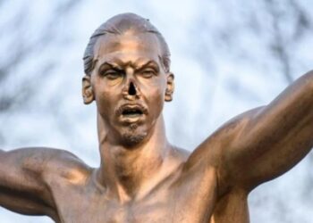 I preu hundën statujës së Zlatan Ibrahimoviçit, tifozi flet për herë të parë: Doja ta rrëzoja…
