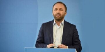 Përjashtimi i 6 gazetarëve të RTK’së nga moderimi, Tahiri: RTK nën terror politik!
