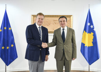 Kurti pret emisarin e BE-së: Theksohet progresi në veri dhe kërkohet reagim ndaj provokimeve serbe