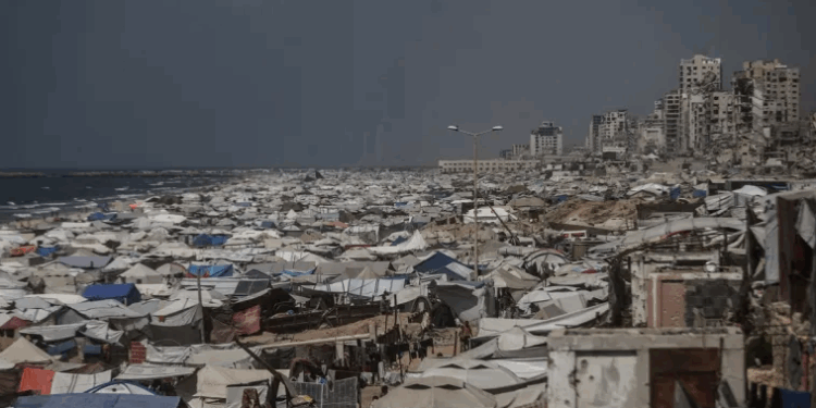 Izraeli intensifikon sulmet ndaj Gazës, mbi 50 palestinezë të vrarë në një ditë