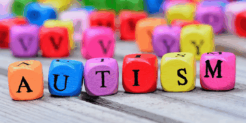 Studim: Ekspozimi i prindërve ndaj kimikateve në punë lidhet me ashpërsinë e autizmit te fëmijët