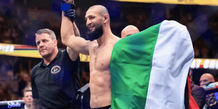 UFC 319: Khamzat Chimaev rrëzon Du Plessis dhe bëhet kampioni i ri i peshave të mesme