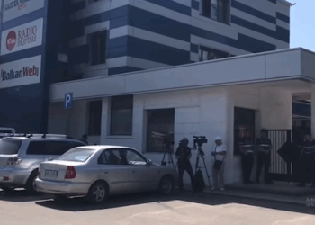 Policia zbraz godinën e News24, ndërpritet transmetimi – Opozita flet për sulm ndaj medias, Avokatura e Shtetit: “Ka mbaruar kontrata e qirasë”