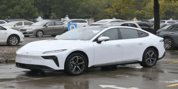 Dongfeng shpall bateritë e ngurta për vitin 2026 dhe ristrukturim të markës për të dominuar tregun e automjeteve elektrike