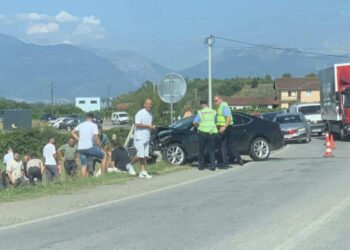 Aksident trafiku në Drenoc të Klinës – Ka të lënduar