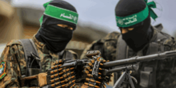 Hamasi refuzon të dorëzojë armët: Vetëm nëse formohet një shtet i pavarur palestinez