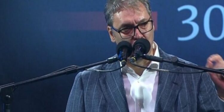 Vuçiq shpërthen në tone nacionaliste: Fyerje ndaj Perëndimit dhe kërcënime ndaj Kosovës