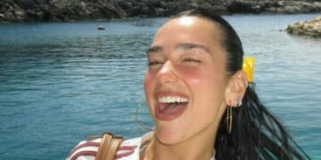 Dua Lipa nis pushimet në jug të Shqipërisë pas përmbylljes së Festivalit Sunny Hill