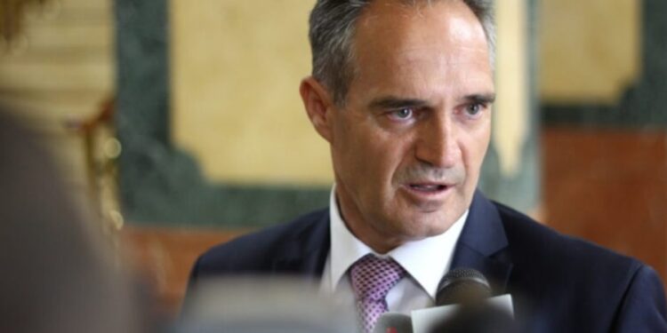 Hasani: Vetëm VV-ja dhe Lista Serbe nuk kanë bërë thirrje për protestë, kjo është e tmerrshme