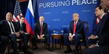 New York Times zbulon bisedën e Trump me liderët e BE: Ukraina duhet t’i japë territore Rusisë, Putin premton të mos e sulmojë më Kievin