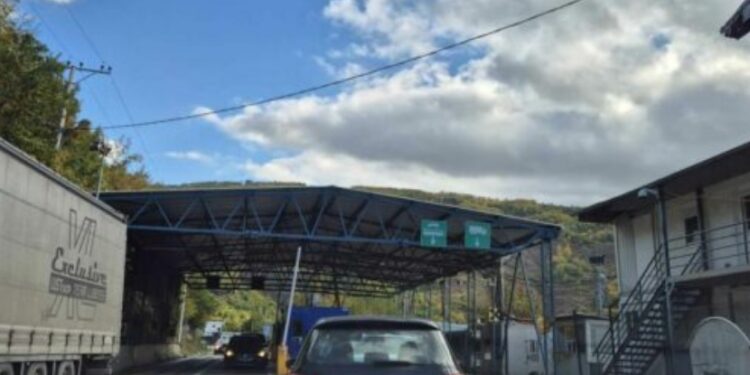 Në pikën kufitare në Bërnjak arrestohet një zyrtar i MPB së Serbisë