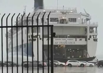 Era i këput litarët anijes në Portin e Durrësit