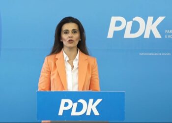 Vlora Çitaku: Kurti po përbuz demokracinë dhe po sulmon Gjykatën Kushtetuese