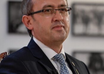 Hoti: Aleatët po humbin besimin te institucionet e Kosovës