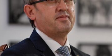 Hoti: Aleatët po humbin besimin te institucionet e Kosovës