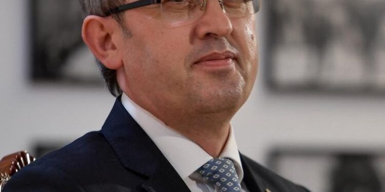 Hoti: Aleatët po humbin besimin te institucionet e Kosovës