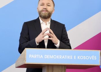 Abelard Tahiri sulmon LVV-në: “Tre kandidatët për kryetar Kuvendi mbajnë rekord të zi ndaj UÇK-së”