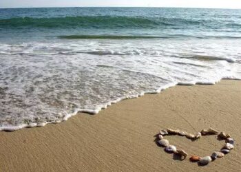 10 Përfitime Shëndetësore nga Qëndrimi në Plazh