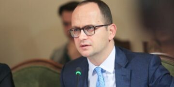 Ditmir Bushati largohet nga Shqipëria, bëhet pjesë e stafit akadamik të Harvardit