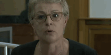 Donika Gërvalla reagon: “Nuk jam dëshmitare në Hagë, kontributi im në luftë ishte real – disa atëherë pinin ende qumësht”