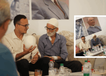 Kryetari i Gjilanit dekoron një patriot që adhuron Enver Hoxhën, por i pren fotografitë në Facebook