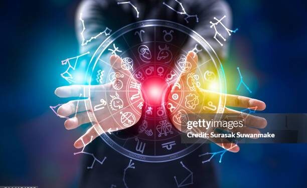 Horoskopi Javor: Mundësi Dashurie për Virgjëreshën, Sukses Financiar për Demin