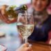 Amerikanët po ulin konsumin e alkoolit mes shqetësimeve për shëndetin