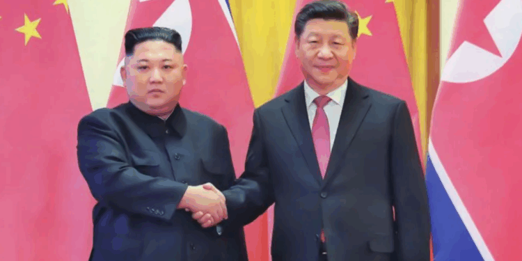 Kim Jong Un i bashkohet Putinit në paradën ushtarake të Kinës – Pekini sfidon Perëndimin me demonstrim force