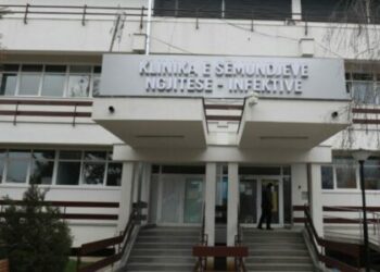 Rritet numri i rasteve me HIV në Kosovë – Mjekët të shqetësuar për përhapjen tek të rinjtë