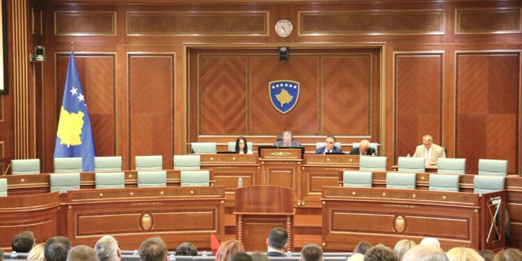 Kuvendi i Kosovës rifillon sot seancën konstituive, ngërçi politik vazhdon