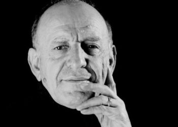 Dy pleq që po tallen me botën