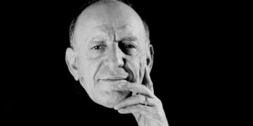 Dy pleq që po tallen me botën