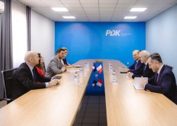 Memli Krasniqi takon emisarin francez Rene Troccaz: Integrimi evropian, rruga më e drejtë për Ballkanin