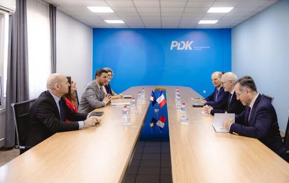 Memli Krasniqi takon emisarin francez Rene Troccaz: Integrimi evropian, rruga më e drejtë për Ballkanin