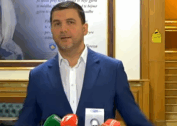 “Përtej talljes me shtetin” – Krasniqi kritikon mënyrën e konstituimit të Kuvendit
