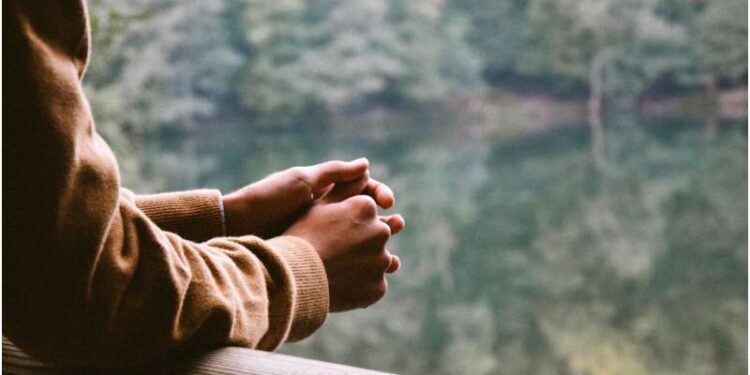 Shëndeti mendor kërkon fokus në stilin e jetesës, paralajmëron raporti i Lancet